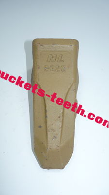 Customized Casting Bucket Teeth 1U3352 1681359 Excavator Spare Part