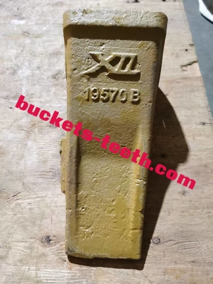 205-70-19570  High Quality Excavator Flat Tooth Points Bucket Tooth PC200