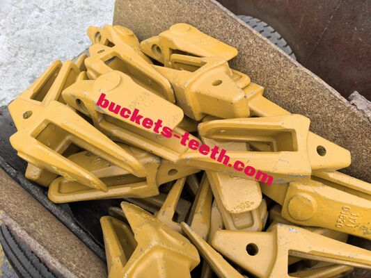 Excavator Accessories 1171-01620 Excavator Bucket Tooth Adapter for Iron Ore Mining