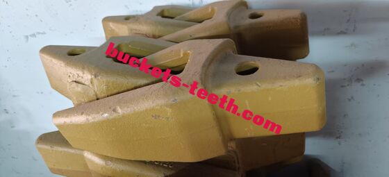 208-939-3120 Bucket Teeth Adapter With 50mm/60mm Opening Hight Casting Adapter