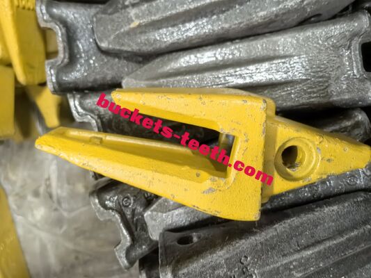 LD100 Excavator Parts Bucket Teeth Adaptor for SANY SY65 SY75 SY80 SY85 SY95 Bucket Tooth Adapter
